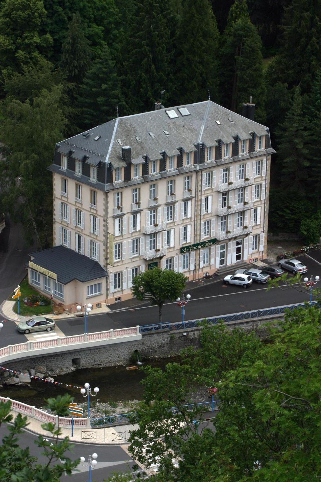 Hotel Le Parc Des Fees Retaurant & 3*
