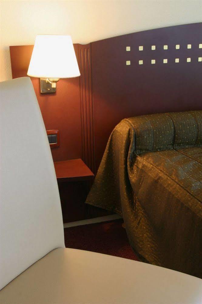 Le Parc Des Fees Retaurant & Hotel 3*